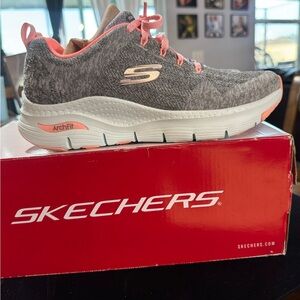 Skechers Women's Gray and Coral Arch Fit Sneakers